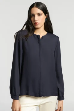 Glänzende Bluse