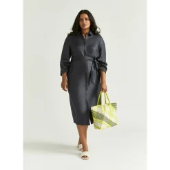 Glänzendes Blusenkleid
