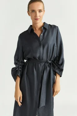 Glänzendes Blusenkleid