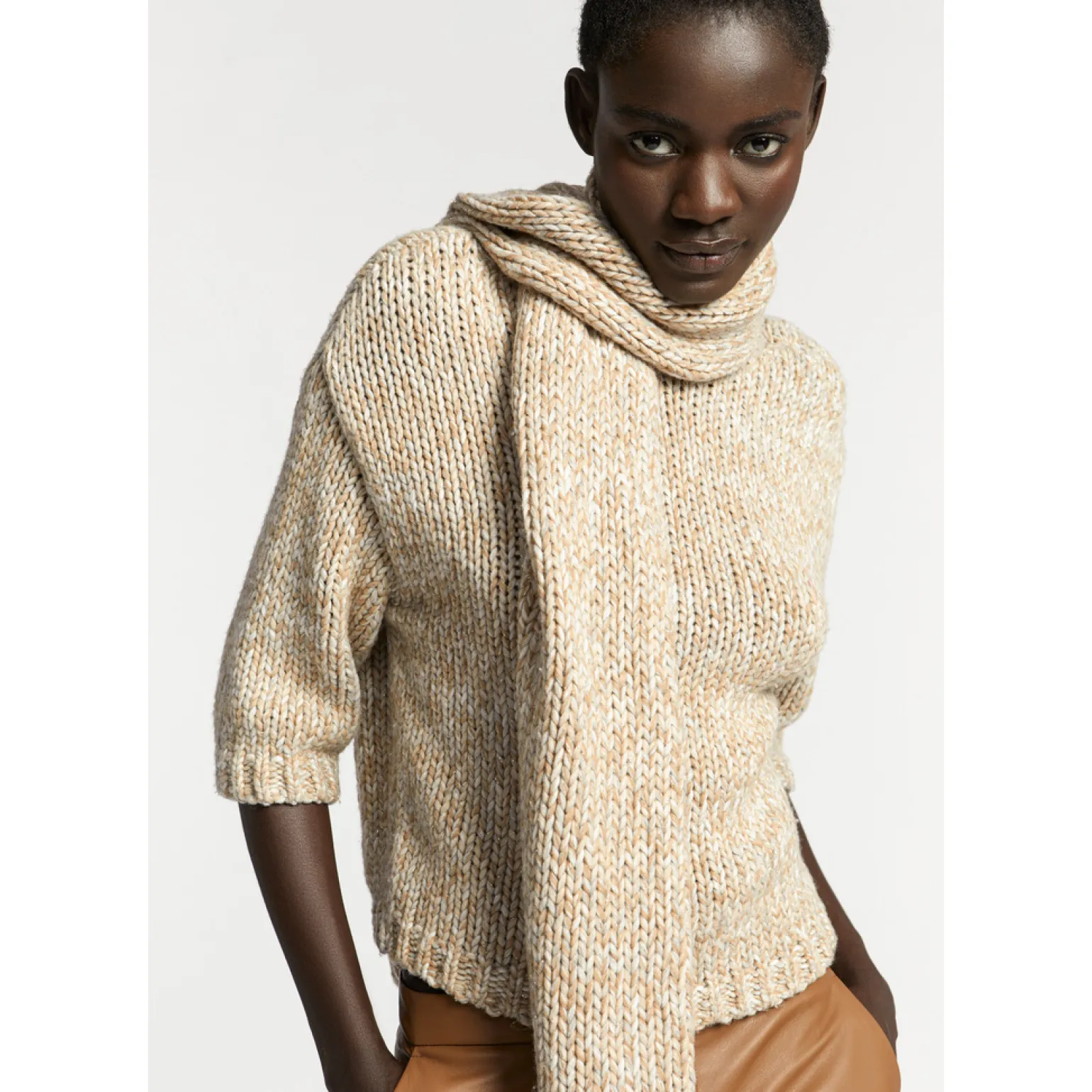 Grobstrick-Pullover mit Goldfaden-Detail