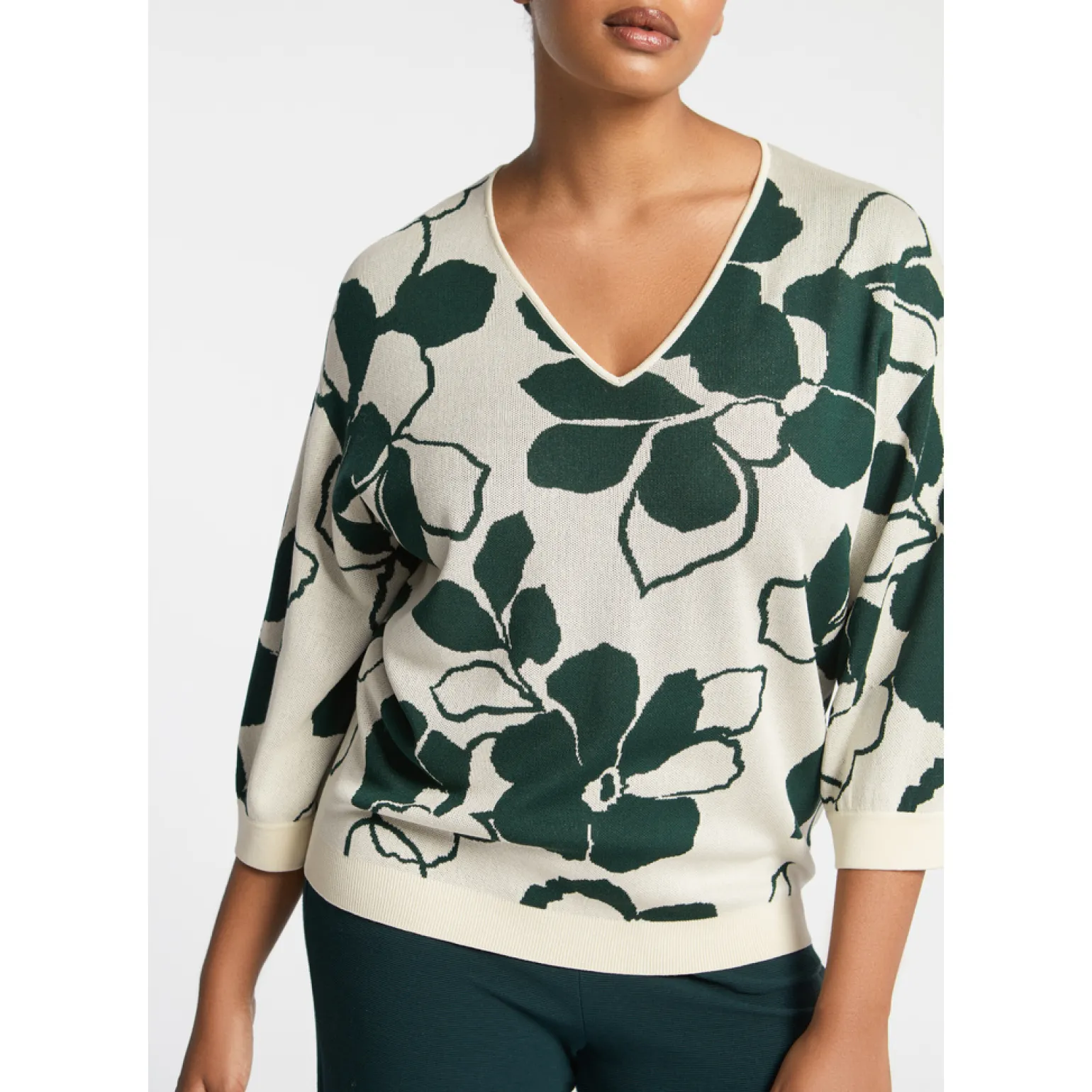 Großzügig geschnittener Pullover mit Blumenmuster