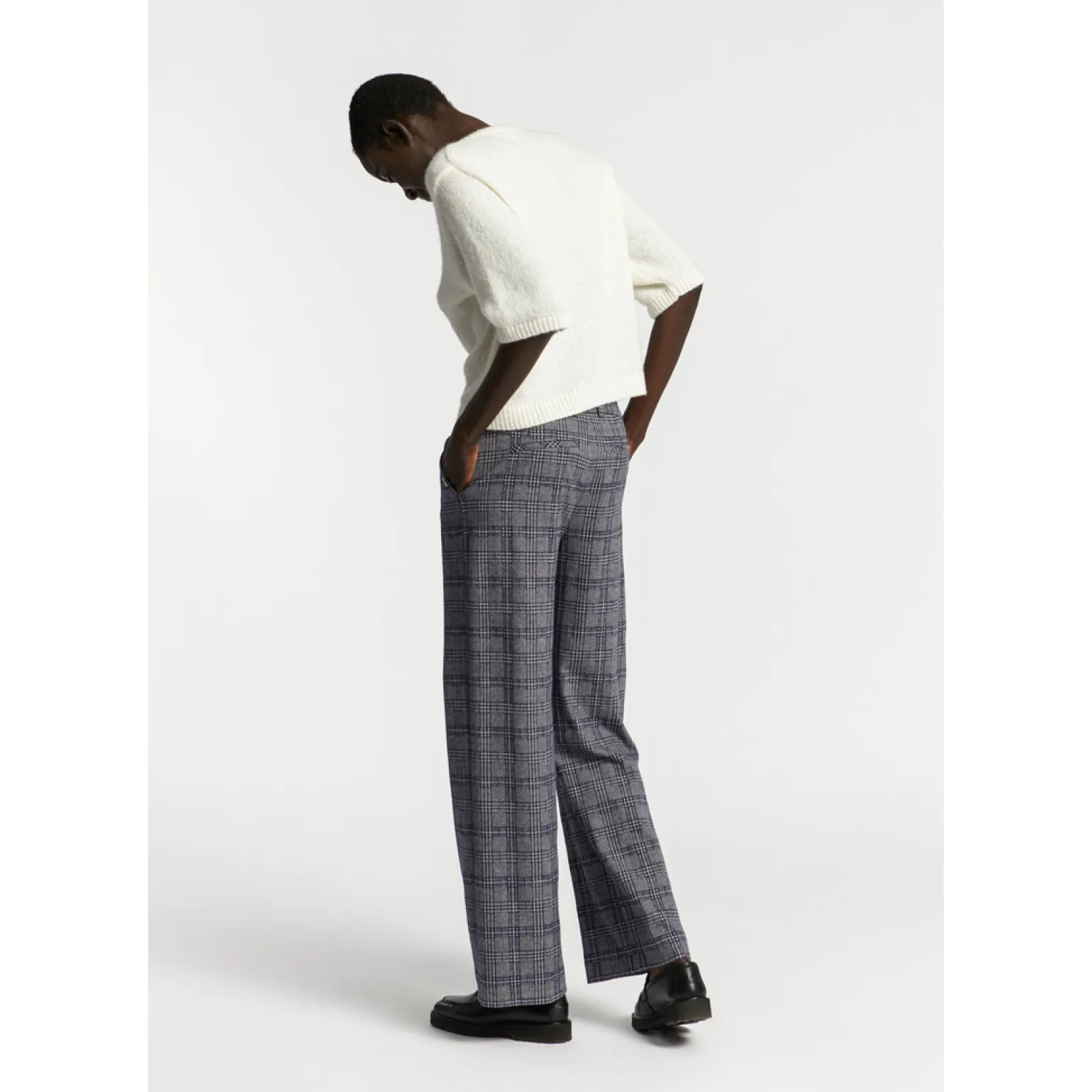 Karohose mit weitem Bein