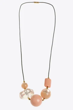 Kette mit Perlen