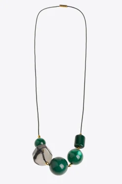 Kette mit Perlen