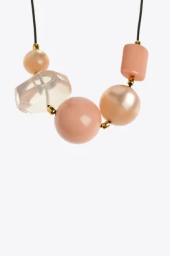 Kette mit Perlen