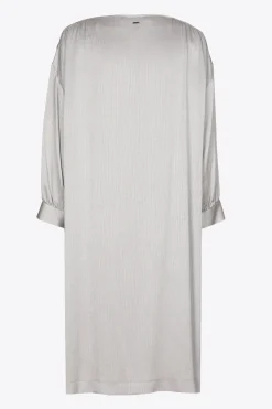 Kleid mit kurzen Ärmeln