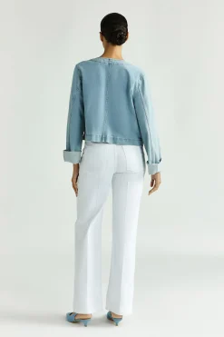 Kurze Jeansjacke mit Knöpfen