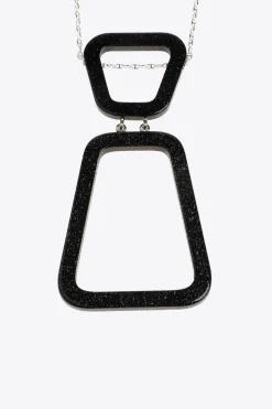 Lange Kette mit Anhänger