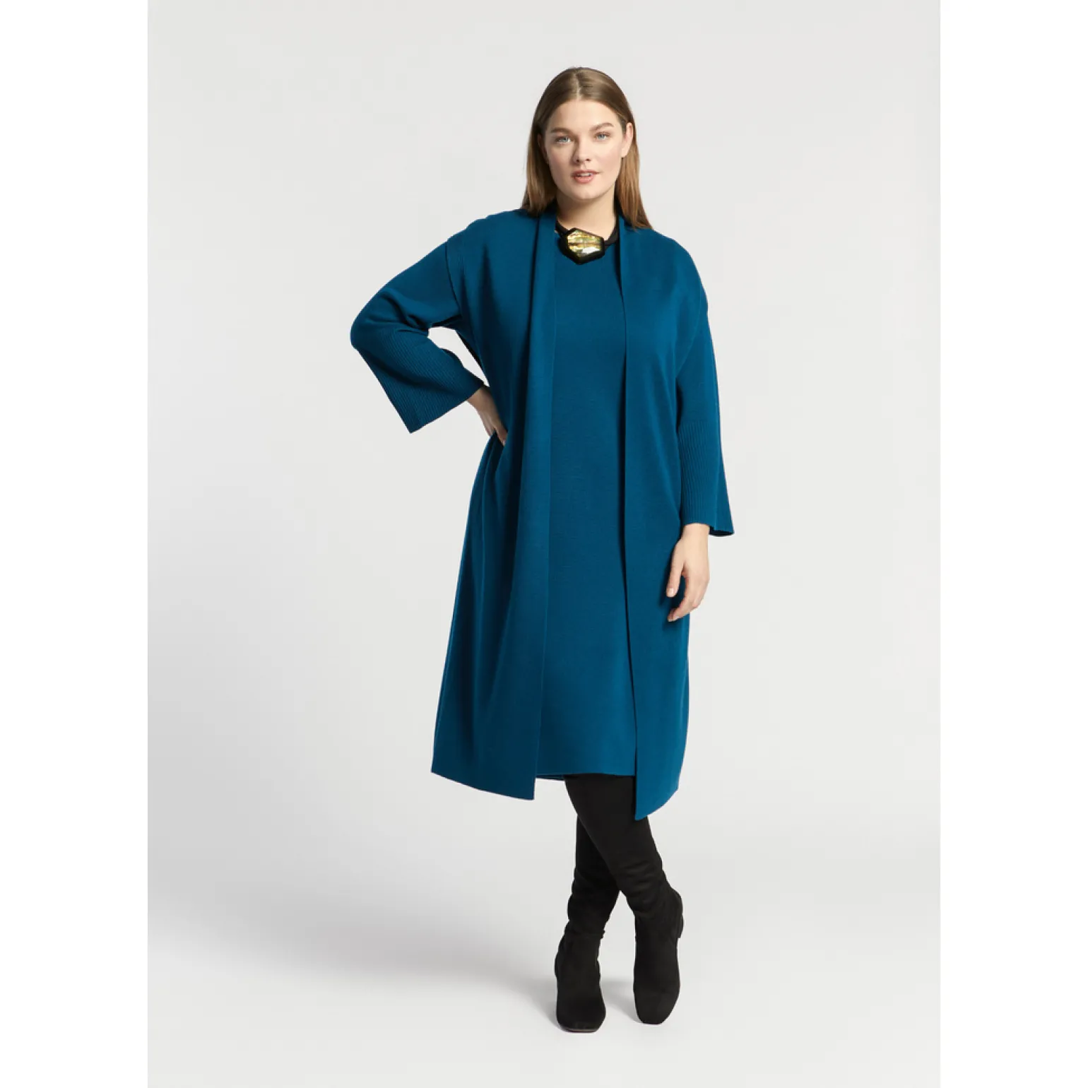 Langes Strickkleid