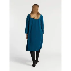 Langes Strickkleid