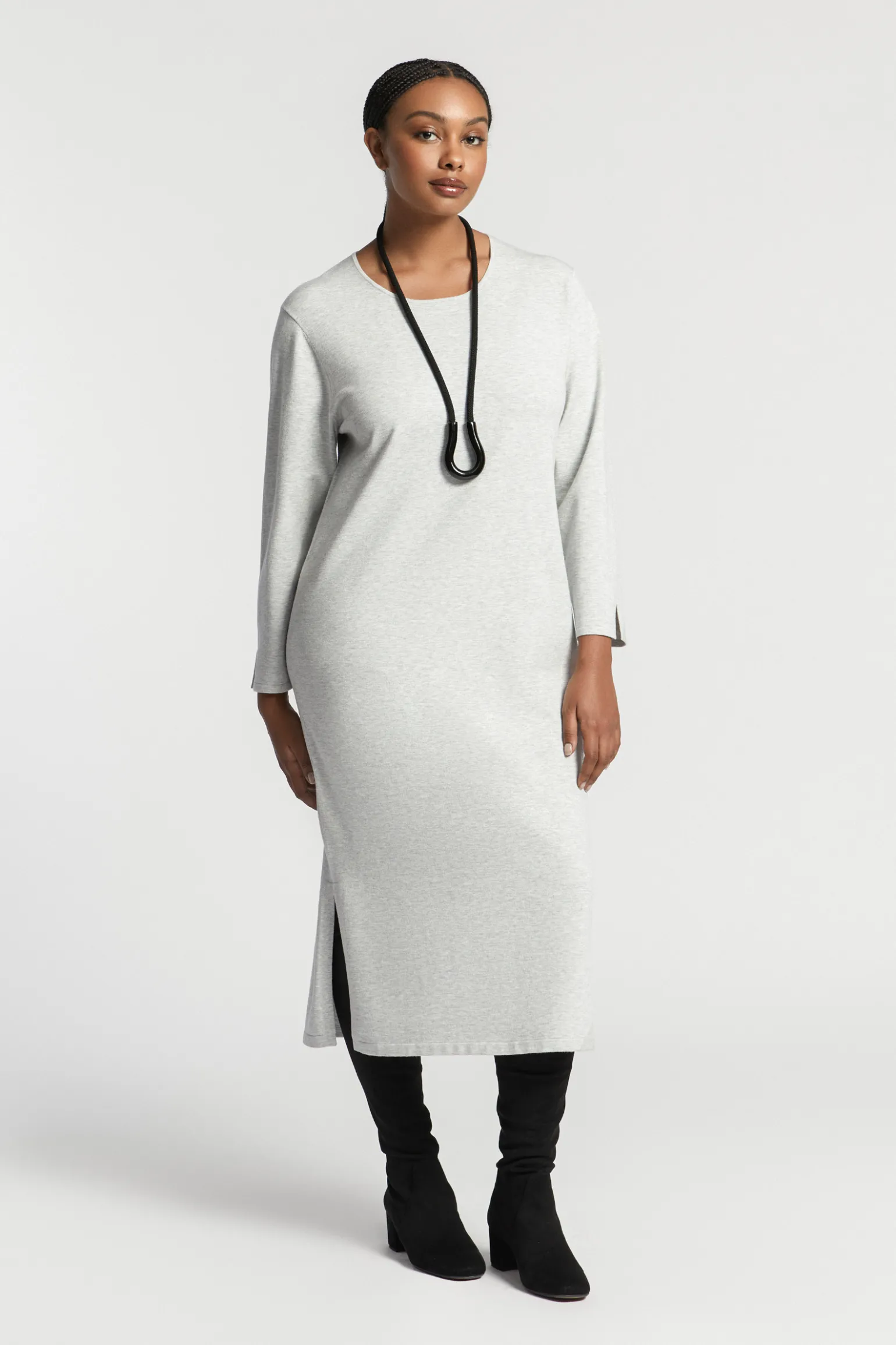 Langes Strickkleid mit Schlitz
