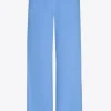 Locker fallende Hose mit weitem Bein