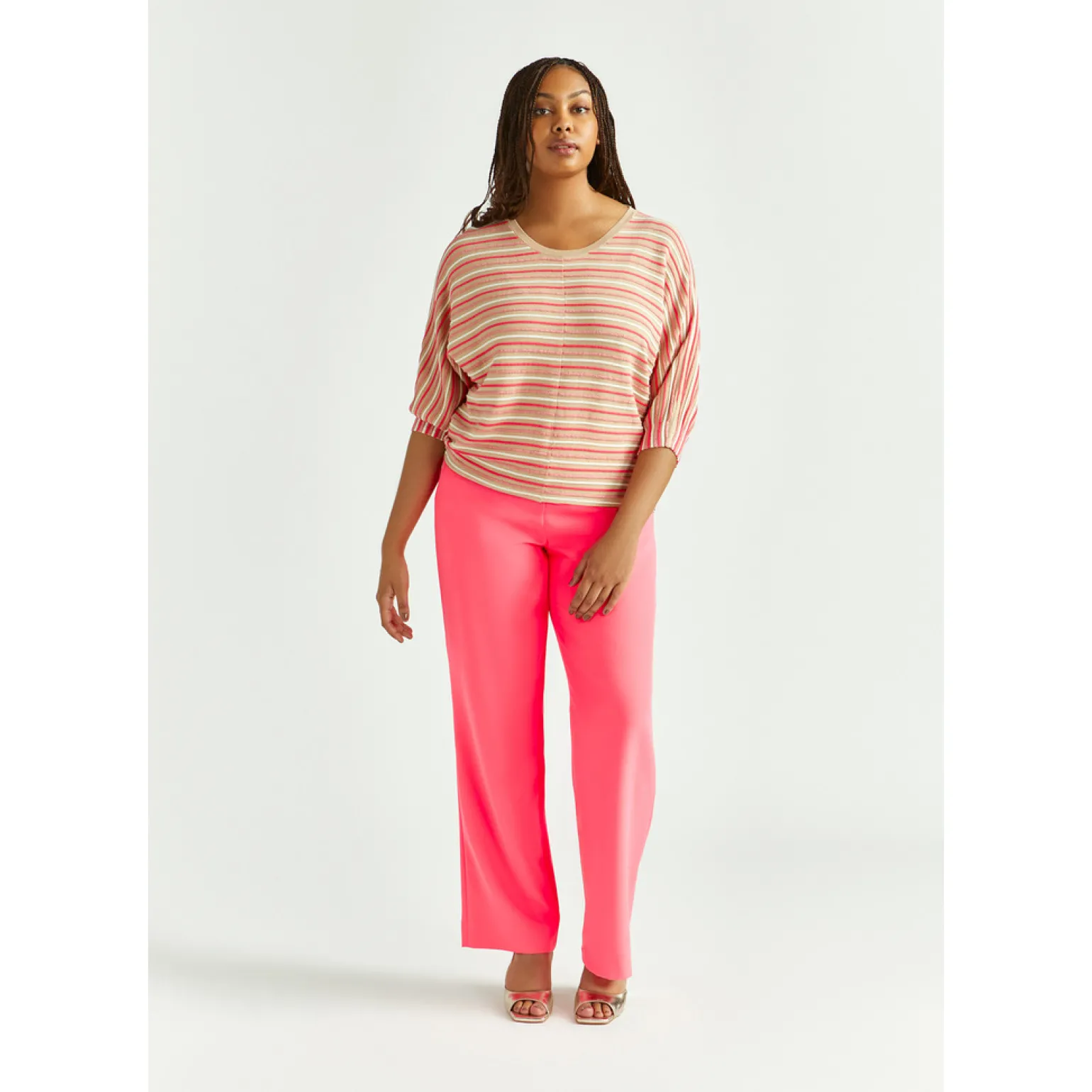 Locker fallende Hose mit weitem Bein