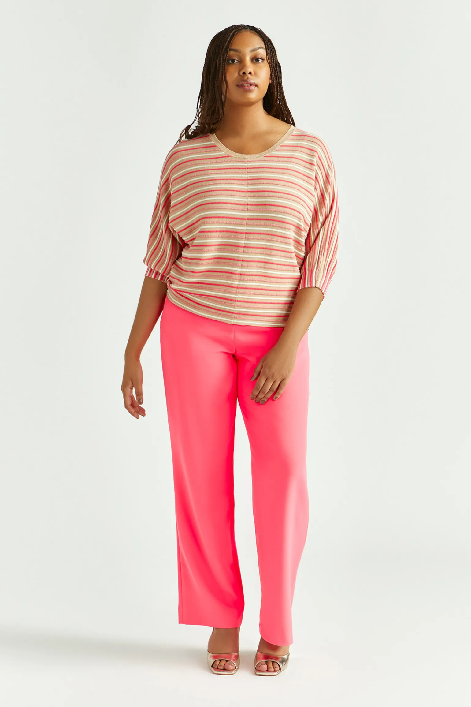 Locker fallende Hose mit weitem Bein