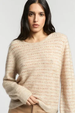 Pullover mit dezenten Pailletten