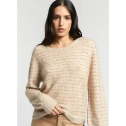 Pullover mit dezenten Pailletten