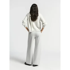 Pullover mit dezenten Pailletten