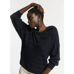 Pullover mit horizontalem Zopfmuster