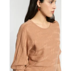 Pullover mit horizontalem Zopfmuster