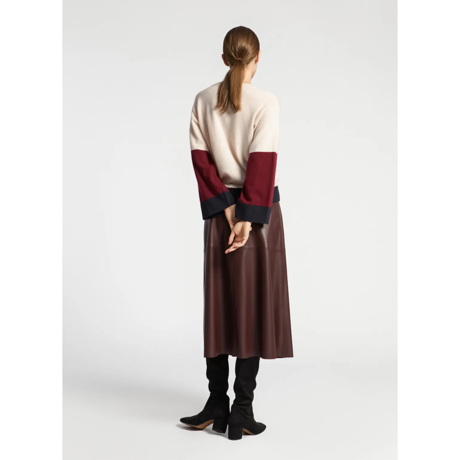 Pullover mit V-Ausschnitt und Farbblockmuster