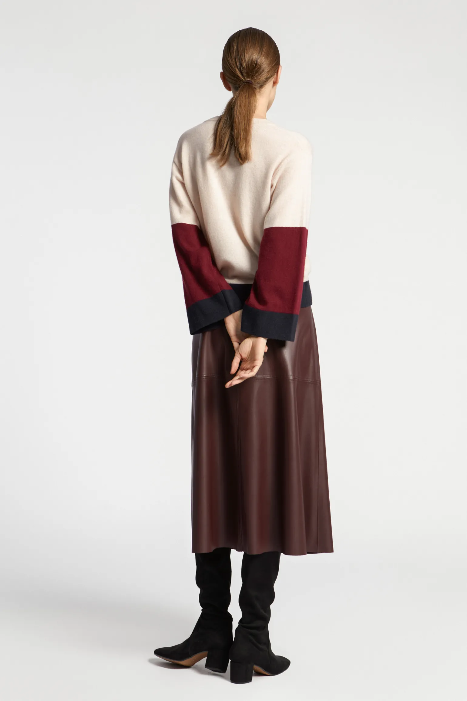 Pullover mit V-Ausschnitt und Farbblockmuster