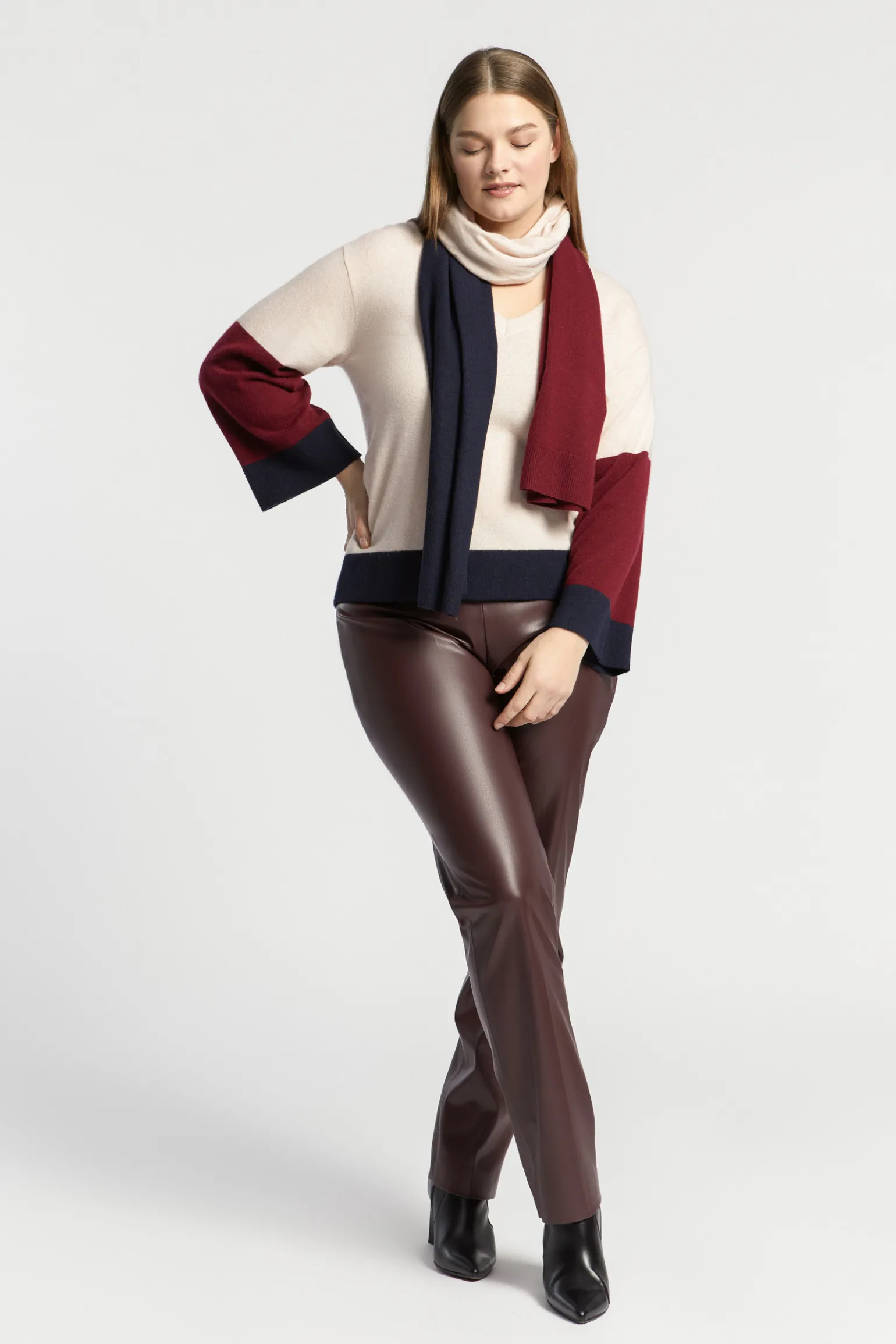 Pullover mit V-Ausschnitt und Farbblockmuster