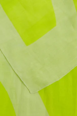Schal mit Grafikmotiv