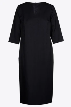 Schmales Kleid mit kurzen Ärmeln