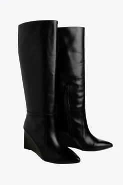 Stiefel mit Keilabsatz