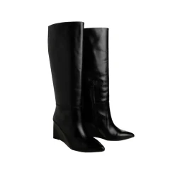 Stiefel mit Keilabsatz