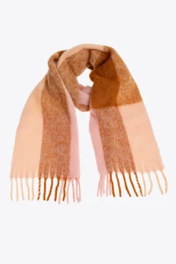 Warmer Schal aus Wollmix