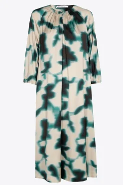 Weich fallendes Midikleid
