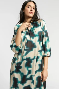 Weich fallendes Midikleid