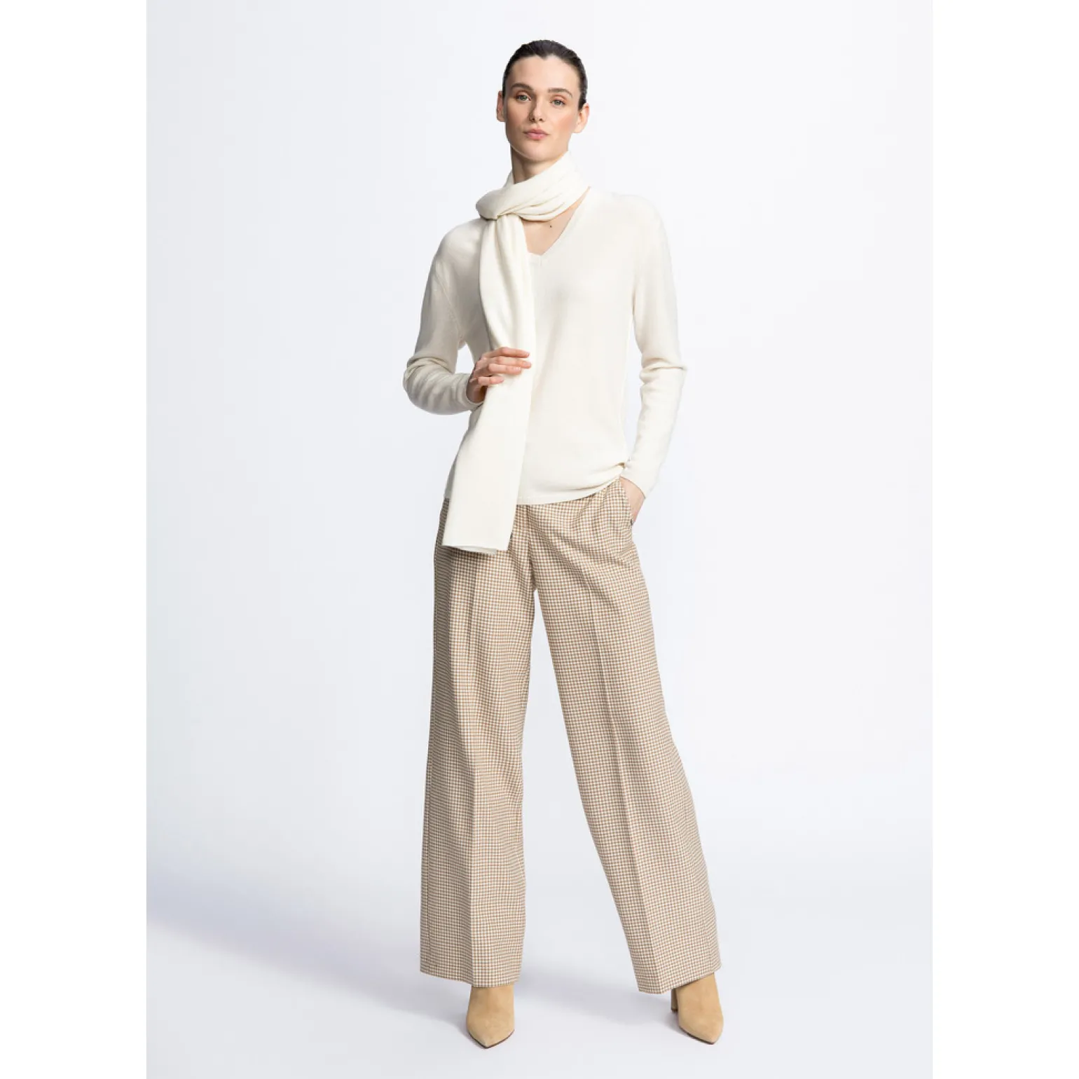 Weißer Cashmere Pullover mit V-Ausschnitt